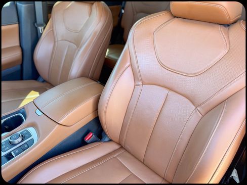 Used 2023 INFINITI QX60 Sensory w/ Vision Package image 12