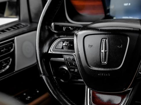 Used 2021 Lincoln Navigator Reserve AWD/4WD image 25
