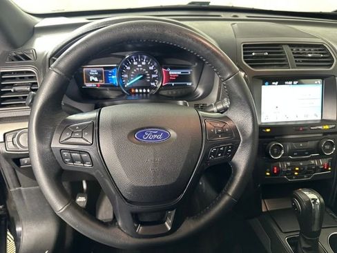 Used 2018 Ford Explorer XLT w/ Equipment Group 202A image 14