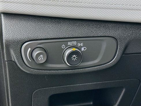 Used 2024 Chevrolet TrailBlazer LT w/ LT Cold Weather Package FWD image 14