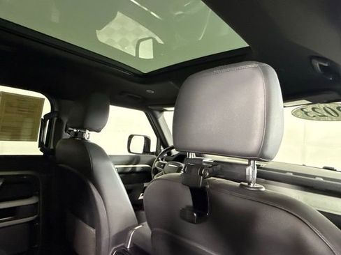 Used 2023 Land Rover Defender 110 X-Dynamic SE image 31