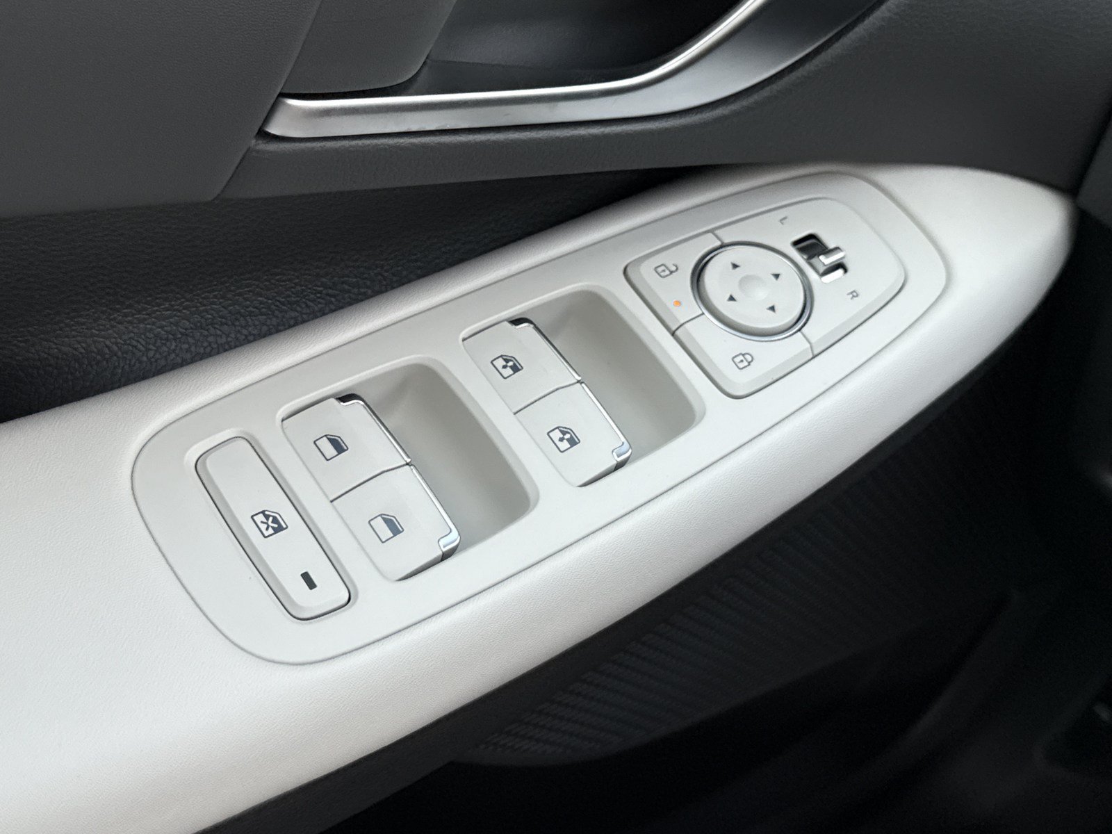 New 2026 Hyundai Sonata SEL FWD image 15