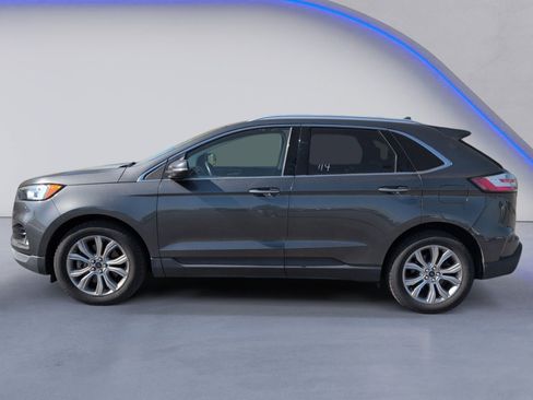 Used 2019 Ford Edge Titanium w/ Cold Weather Package image 5
