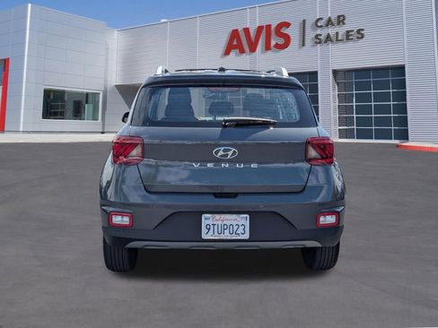 Used 2025 Hyundai Venue SEL FWD image 7