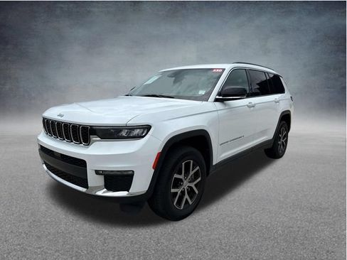 Used 2025 Jeep Grand Cherokee L Limited AWD/4WD image 4