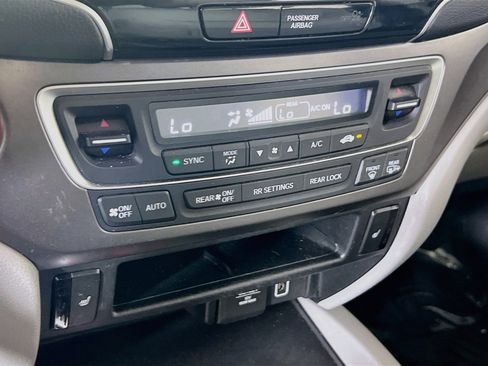 Used 2021 Honda Pilot EX image 15