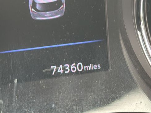 Used 2018 Nissan Rogue SV FWD image 12