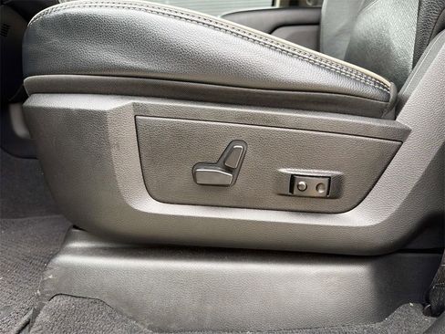 Used 2024 RAM 3500 Laramie image 8