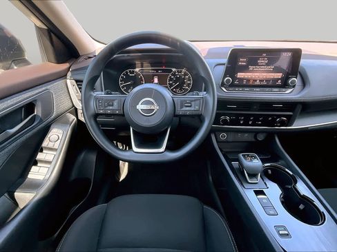 Certified 2023 Nissan Rogue S FWD image 6