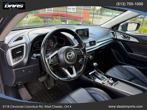 Used 2018 MAZDA MAZDA3 Touring FWD image 11
