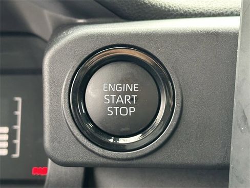 Certified 2025 Toyota Tacoma SR5 image 22