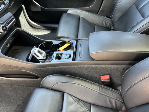 Used 2023 Volvo XC40 B4 Plus w/ Protection Package Premier FWD image 20