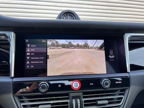 Certified 2026 Porsche Macan image 20