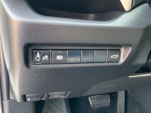 Used 2019 Toyota RAV4 XLE Premium FWD image 8