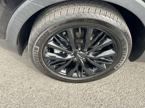 Used 2022 Kia Telluride SX w/ SX Prestige Package image 12