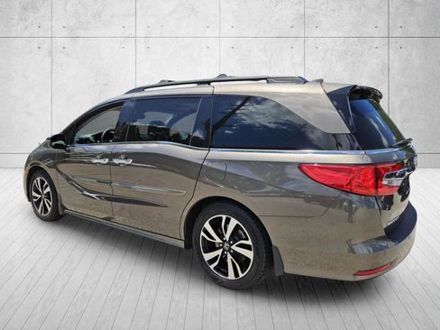 Used 2020 Honda Odyssey Elite image 5