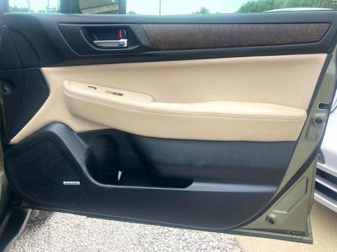 Used 2016 Subaru Outback 2.5i Limited AWD/4WD image 16