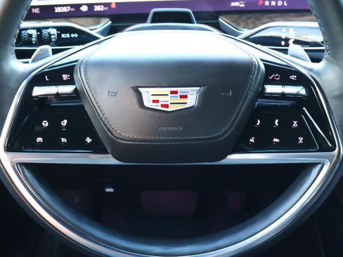 Used 2025 Cadillac Escalade ESV Sport Platinum image 14