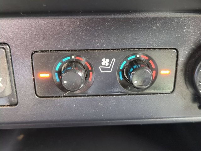 Used 2016 Toyota 4Runner Limited w/ Four Season Floor Mat Package AWD/4WD image 23