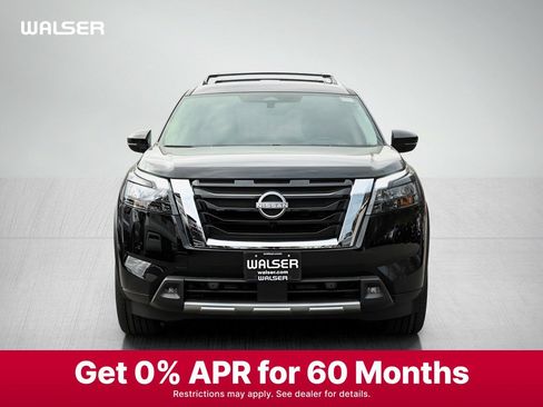 New 2025 Nissan Pathfinder Platinum image 2