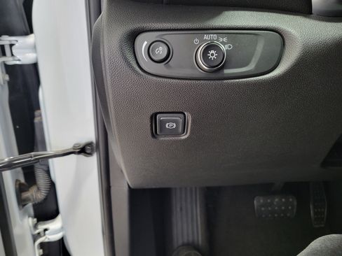 Certified 2019 Chevrolet Blazer LT image 18