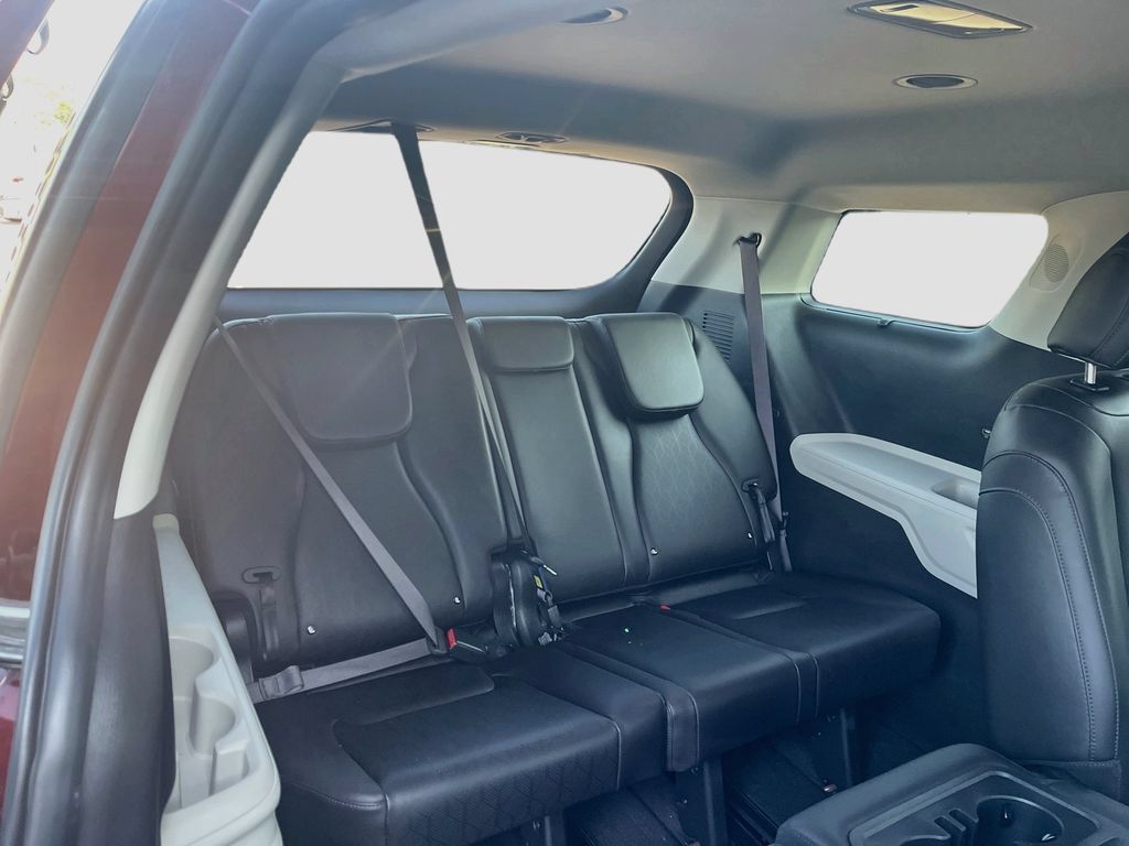 Used 2024 Kia Carnival SX FWD image 27