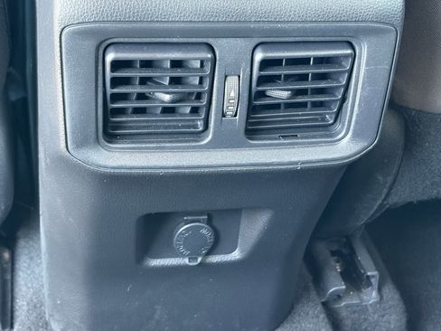Used 2022 Toyota RAV4 LE FWD image 13