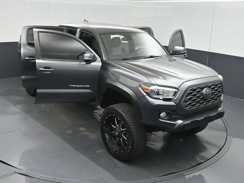 Used 2020 Toyota Tacoma TRD Off-Road AWD/4WD image 57