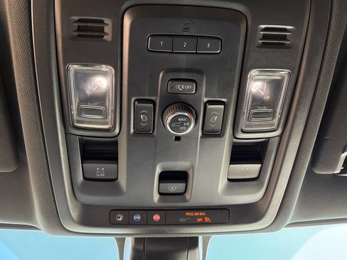 Used 2022 Chevrolet Suburban LT w/ LT Signature Package AWD/4WD image 21