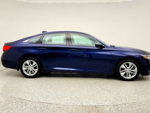 Used 2018 Honda Accord LX image 4