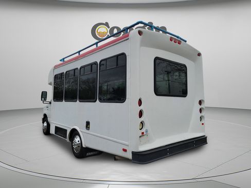 Used 2013 Ford E-350 and Econoline 350 Super Duty w/ Shuttle Bus Prep Pkg image 3