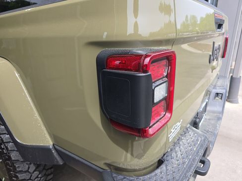New 2026 Jeep Gladiator Mojave AWD/4WD image 32