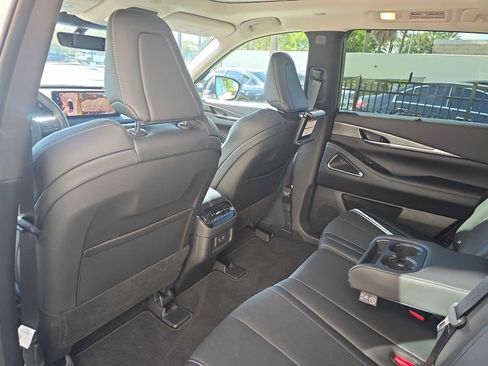 Certified 2026 INFINITI QX60 Luxe w/ Family Package FWD image 11