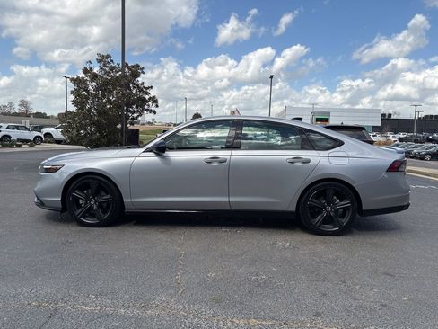 Used 2023 Honda Accord Sport image 9
