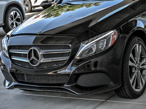 Used 2018 Mercedes-Benz C 300 4MATIC Sedan image 4