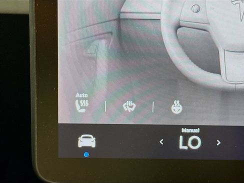 Used 2024 Tesla Model Y Performance AWD/4WD image 18
