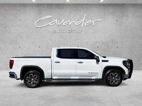 Used 2022 GMC Sierra 1500 SLT w/ SLT Convenience Package image 17