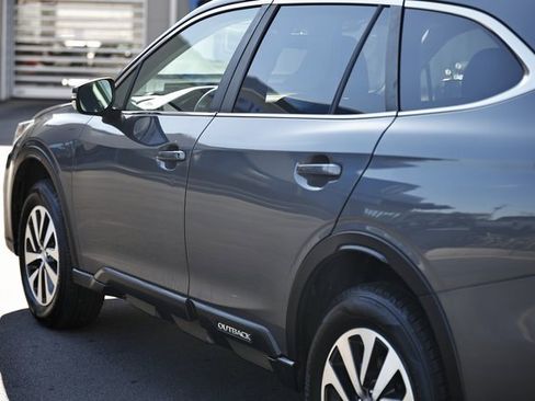 Used 2022 Subaru Outback Premium image 5
