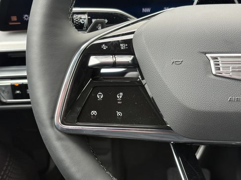 New 2026 Cadillac Lyriq Luxury AWD/4WD image 17