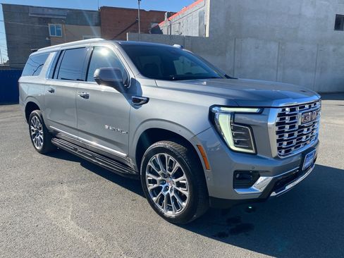 Used 2025 GMC Yukon XL Denali image 8