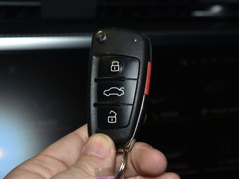 Certified 2025 Audi Q3 2.0T Premium w/ Convenience Package image 18