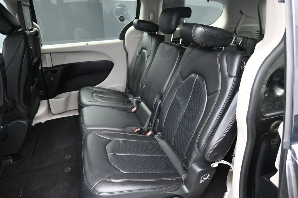 Used 2020 Chrysler Pacifica Touring-L Plus FWD image 22