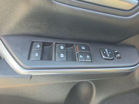 Used 2017 Toyota Camry SE FWD image 10