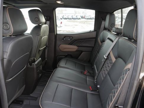 Used 2023 GMC Canyon Denali w/ Denali Black Edition image 25