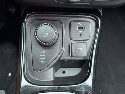 Used 2020 Jeep Compass Limited AWD/4WD image 23