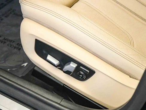 Used 2018 BMW 530e w/ Premium Package 2 image 23