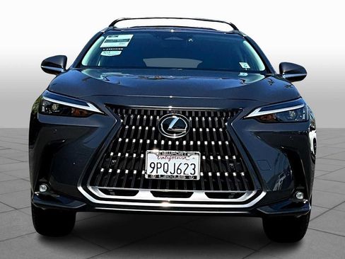 Used 2025 Lexus NX 250 image 3