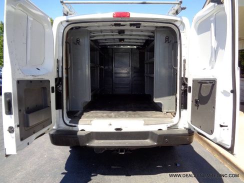 Used 2021 Nissan NV 3500 SV RWD image 21
