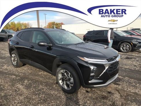 New 2026 Chevrolet Trax LT w/ Driver Confidence Package FWD image 1