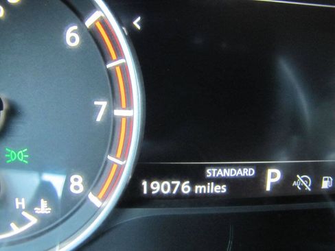 Used 2024 Nissan Rogue SV FWD image 36